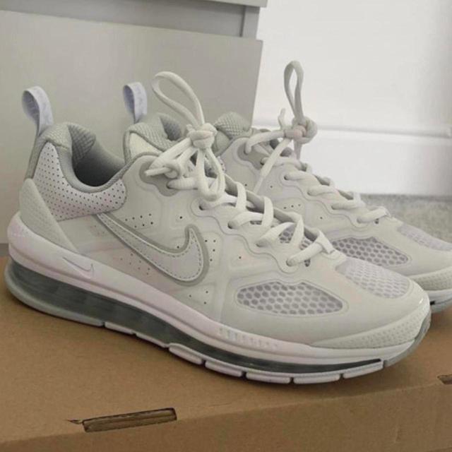 Nike Women's Trainers - White/Grey - UK 5 on Productcaster.