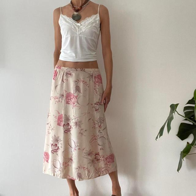 Vintage Women's Holiday Skirt - Cream/Pink on Productcaster.