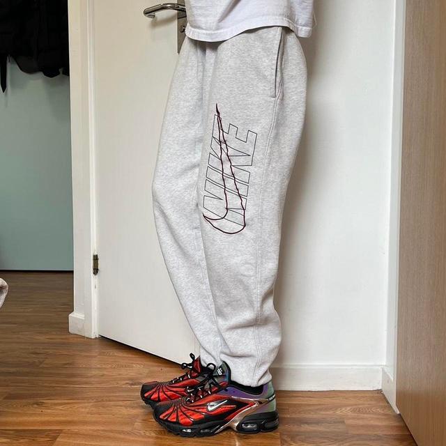 Nike Men's Sweatpants - Grey - S on Productcaster.