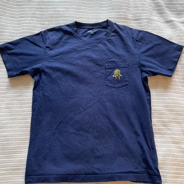 UNIQLO Men's T-shirt - Navy/Yellow - M on Productcaster.