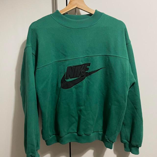 Nike Men's Jumper - Green - S on Productcaster.