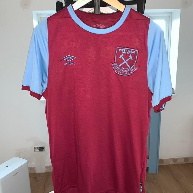 Umbro Men's T-shirt - Burgundy/Blue - M on Productcaster.