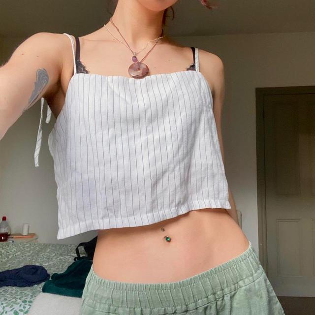 Brandy Melville Women's Crop top - White - S on Productcaster.