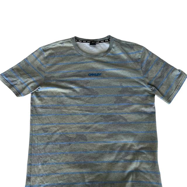 Oakley Men's T-shirt - Green - M on Productcaster.