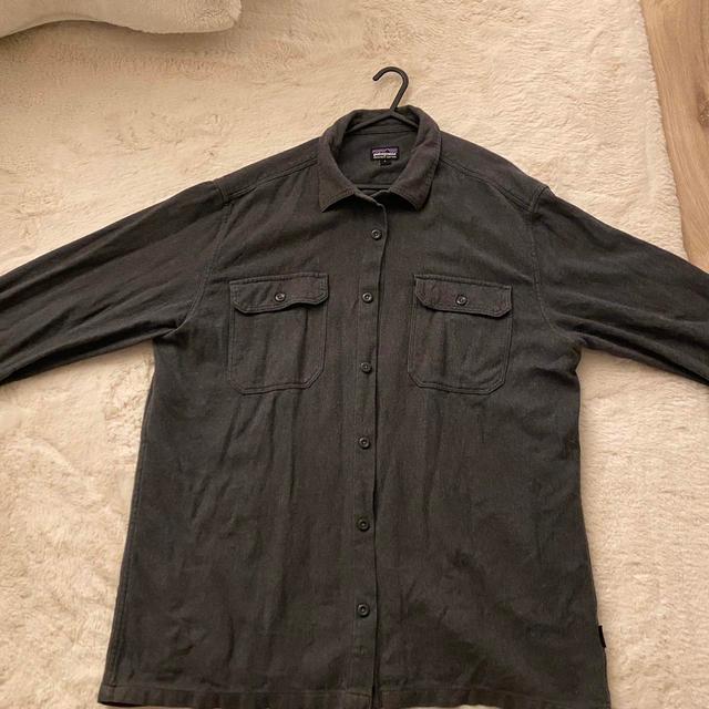 Patagonia Men's Shirt - Black/Grey - L on Productcaster.