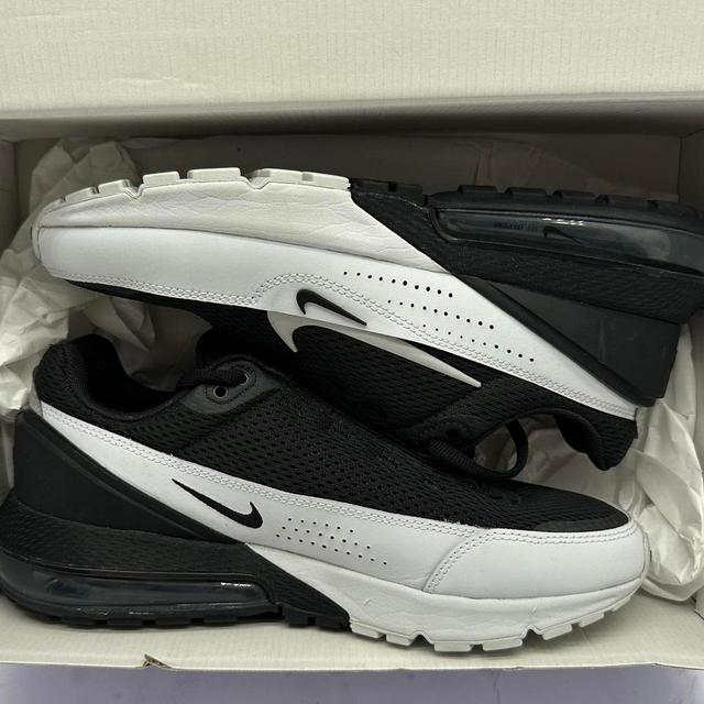 Nike Men's Trainers - Black/White - UK 9 on Productcaster.