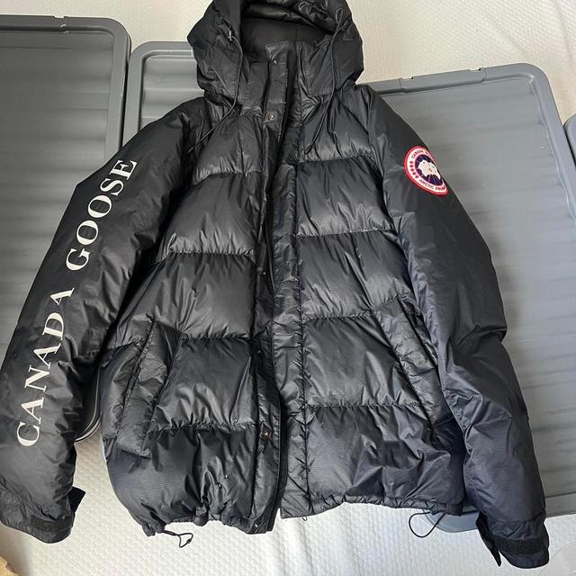 Canada Goose Men's Puffer - Black - M on Productcaster.