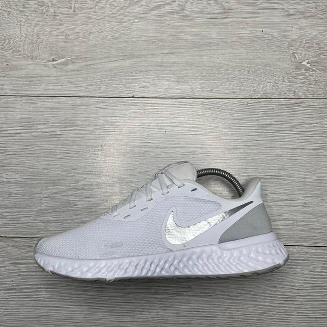 Nike Women's Trainers - White - UK 7 on Productcaster.