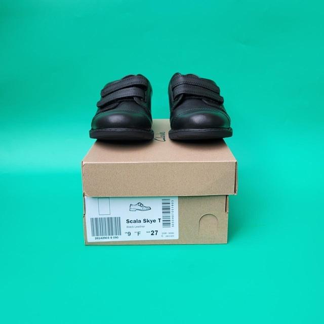 Clarks Kids' Oxfords - Black on Productcaster.