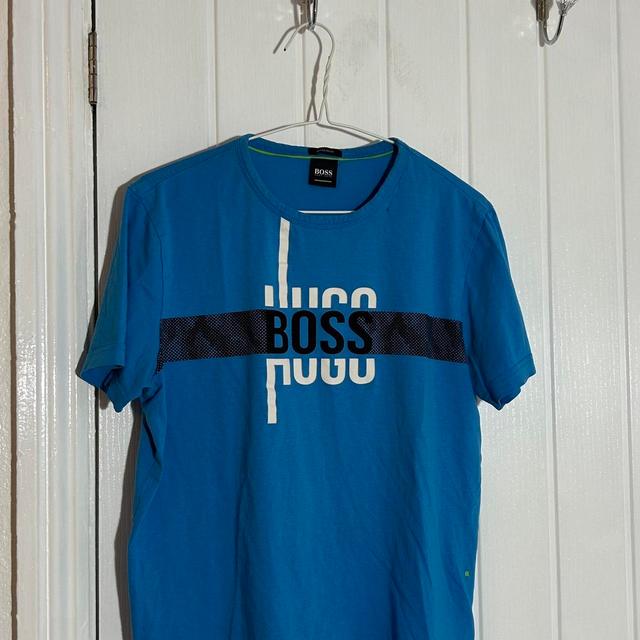 Hugo Boss Men's T-shirt - Blue - M on Productcaster.