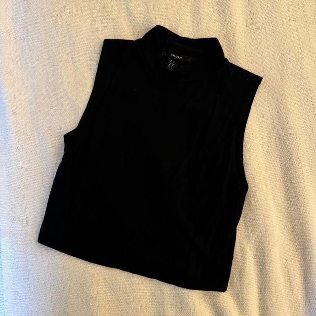 Forever 21 Women's Crop top - Black - S on Productcaster.