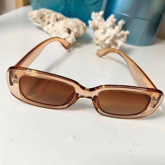 Women's Square Sunglasses - Brown on Productcaster.