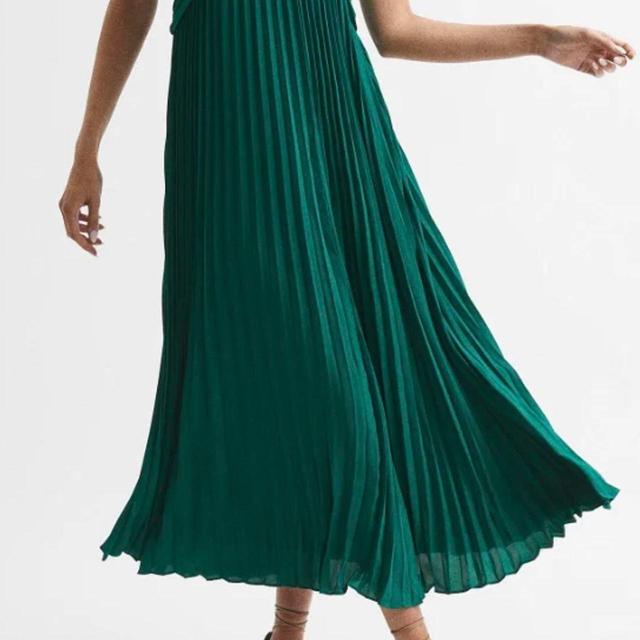 Reiss Women's Pleated Dress - Green - 6 on Productcaster.