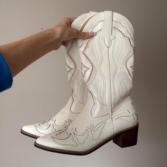 Men's Mid calf Boots - White/Cream - UK 5 on Productcaster.