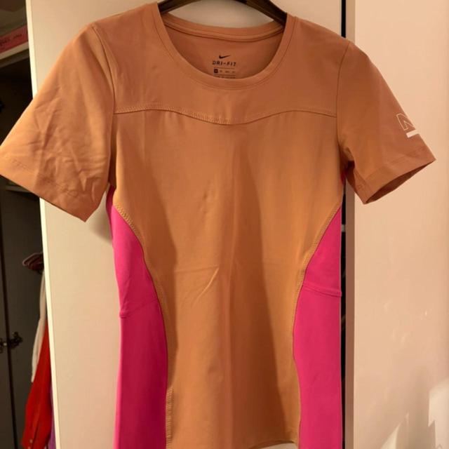 Nike Women's T-shirt - Orange/Pink - XS on Productcaster.