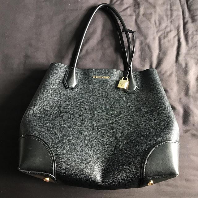 Michael Kors Women's Shoulder bags - Black on Productcaster.