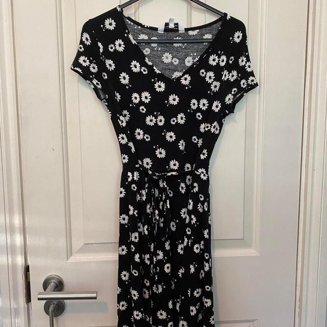 New Look Women's Dress - Black/White - 10 on Productcaster.