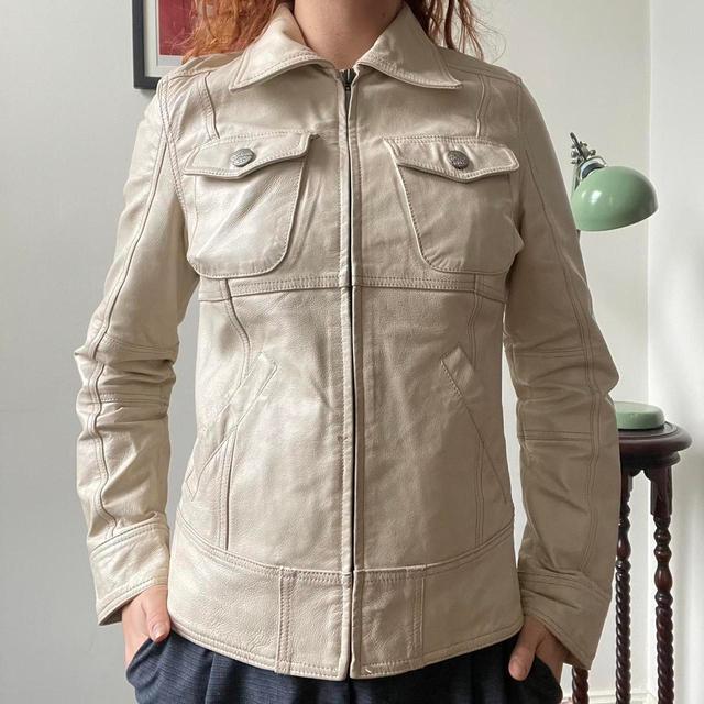 Garcia Women's Jacket - Cream/Tan - M on Productcaster.