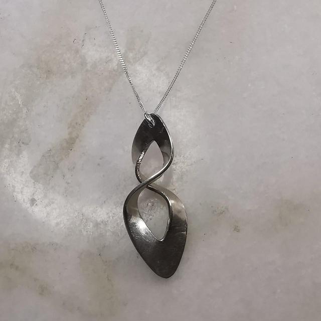 Preloved Women's Necklace - Silver on Productcaster.