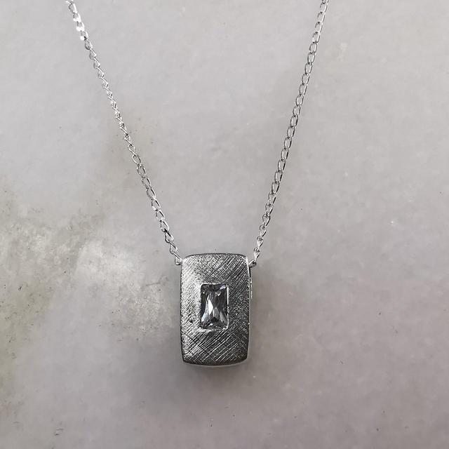 Preloved Women's Necklace - White/Silver on Productcaster.