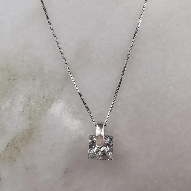 Preloved Women's Necklace - White/Silver on Productcaster.