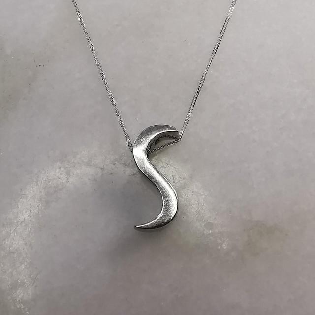 BRAND UNIQUE Women's Necklace - Silver on Productcaster.