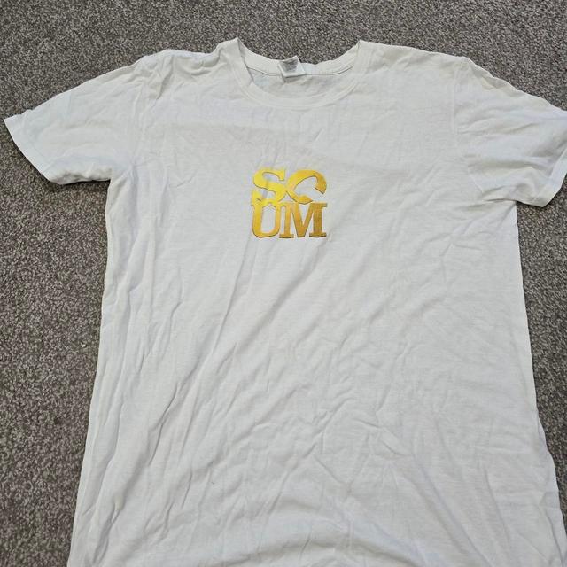 Gildan Men's T-shirt - White - M on Productcaster.