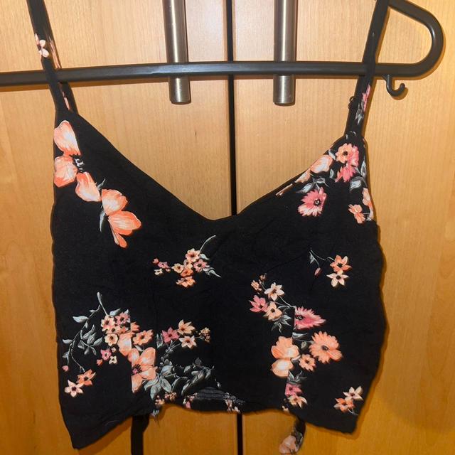 H&M Women's Crop top - Black/Multi - 8 on Productcaster.