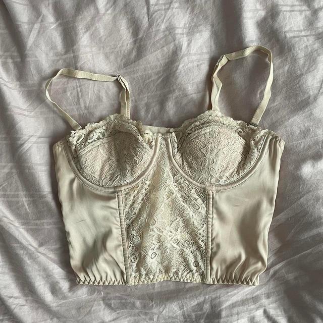 Urban Outfitters Women's Corset - Cream/White - S on Productcaster.