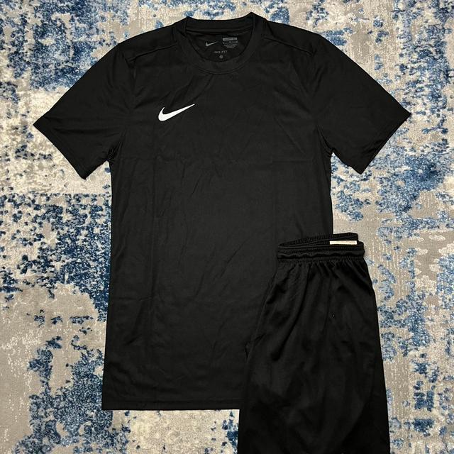 Nike Men's T-shirt - Black - S on Productcaster.