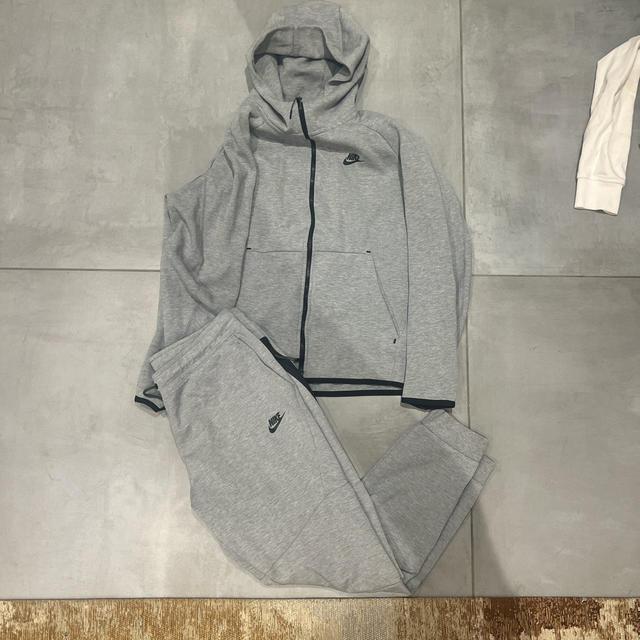 Nike Men's Sweatpants - Grey - L on Productcaster.