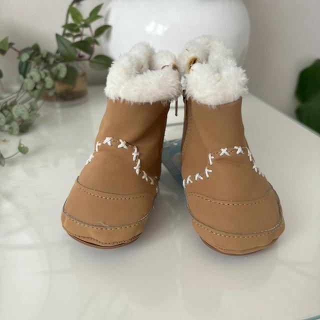 Kids' Ankle Boots - Tan/White - 0-0.5 on Productcaster.