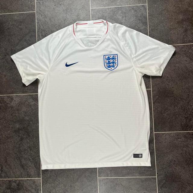 Nike Men's T-shirt - White - XL on Productcaster.