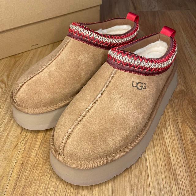 UGG Women's Slippers - Tan - UK 5 on Productcaster.