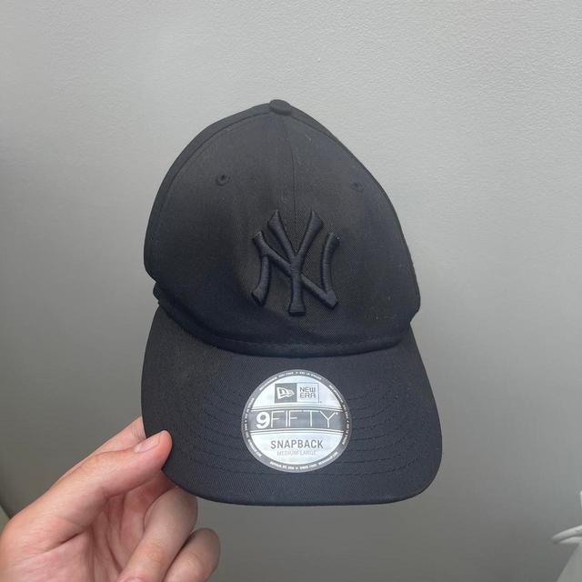 New Era Men's Caps - Black on Productcaster.