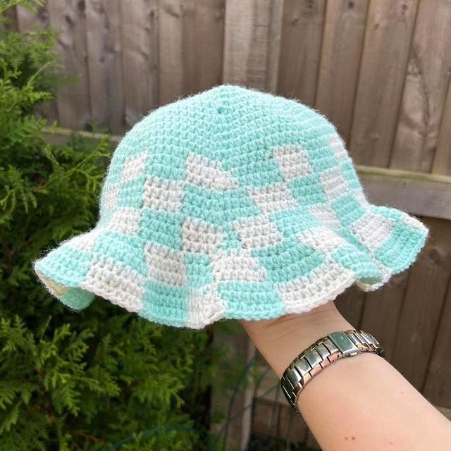 Women's Bucket hats - Blue/White on Productcaster.