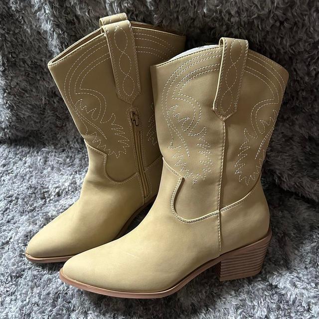 PrettyLittleThing Women's Ankle Boots - Tan/Cream - UK 5.5 on Productcaster.