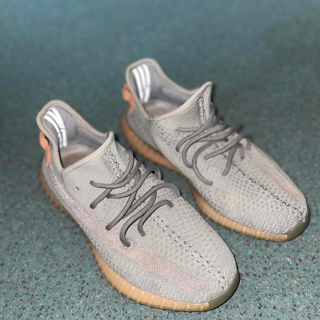 Yeezy Men's Trainers - Grey/Orange - UK 10 on Productcaster.