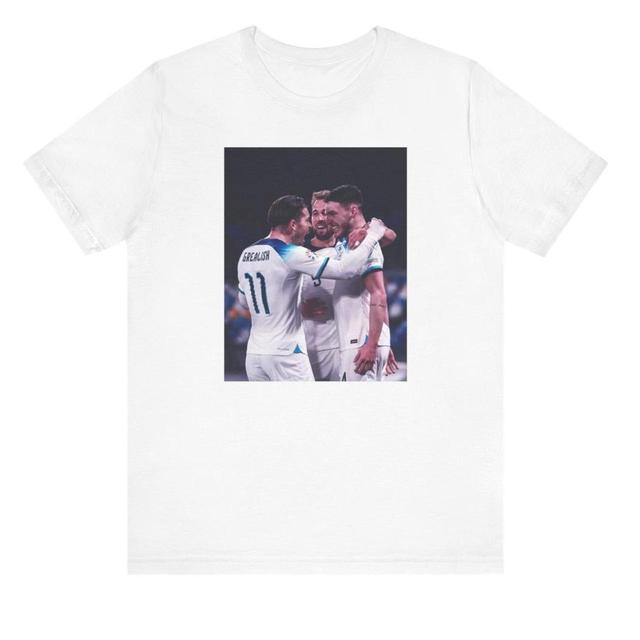 Men's T-shirt - White - L on Productcaster.