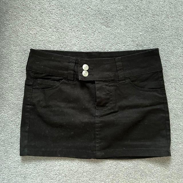 H&M Women's Skirt - Black - UK 6 on Productcaster.