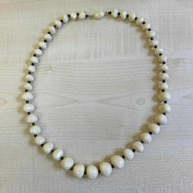 Preloved Women's Necklace - Cream on Productcaster.