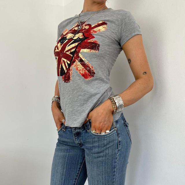 Vintage Women's T-shirt - Grey/Red - L on Productcaster.