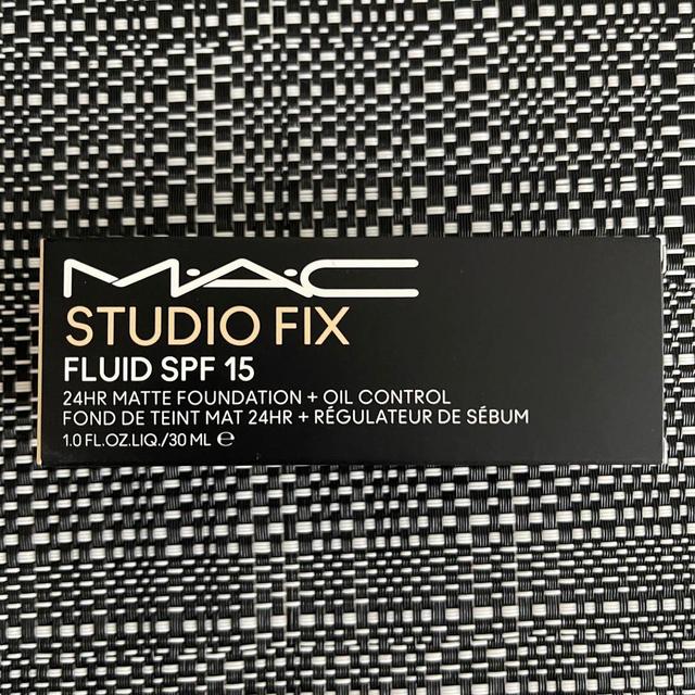 MAC Foundation - Black/Multi on Productcaster.