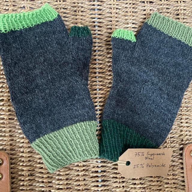 Men's Gloves - Green/Grey on Productcaster.