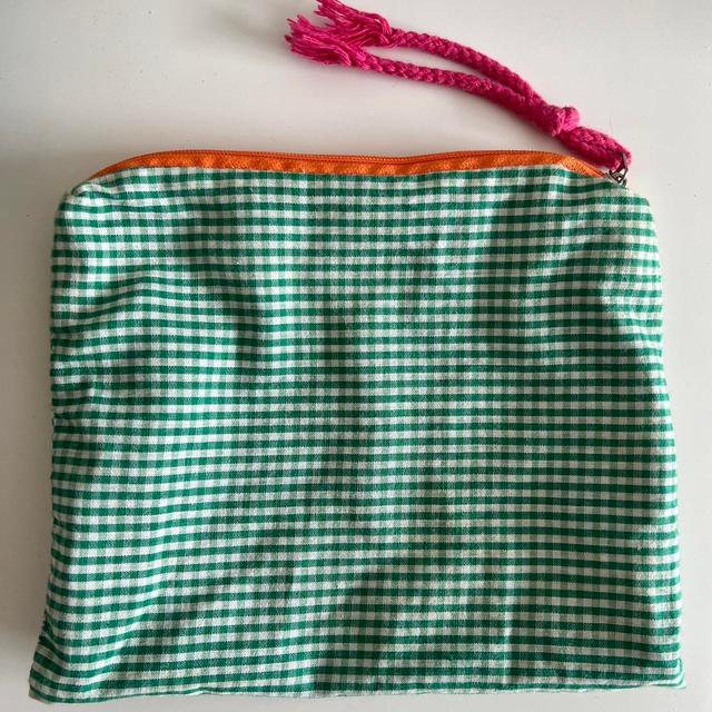 !M?ERFECT Women's Makeup and wash bags - Green/Multi on Productcaster.