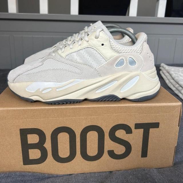 Yeezy Women's Trainers - Cream/Tan - UK 7 on Productcaster.