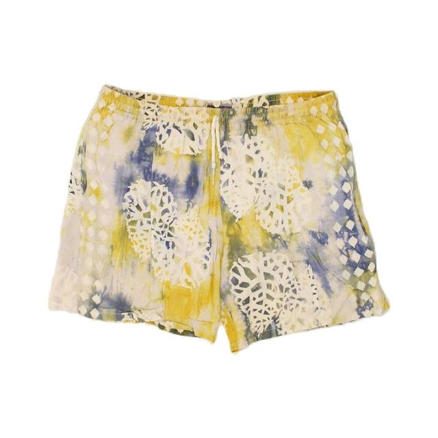 Vintage Men's Shorts - Yellow - M on Productcaster.