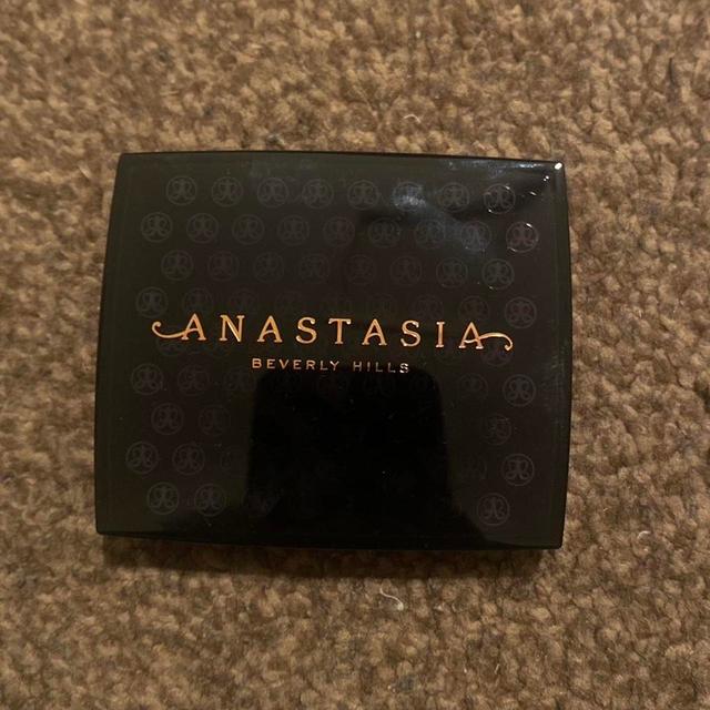 Anastasia Beverly Hills Blusher - Brown/Pink on Productcaster.