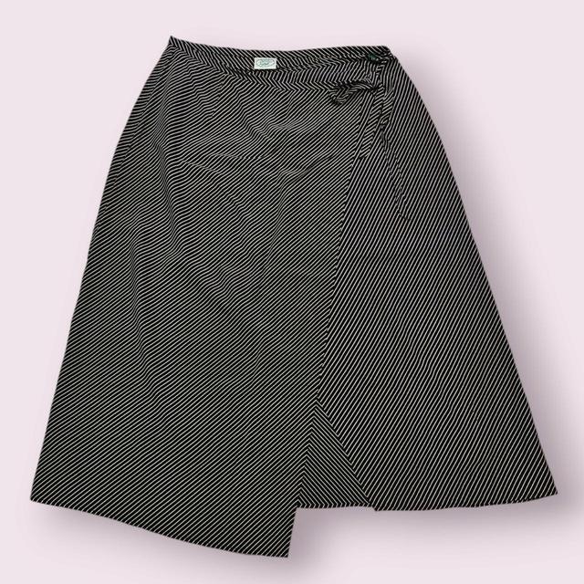 Laura Ashley Women's Skirt - Black/Cream - UK 16 on Productcaster.