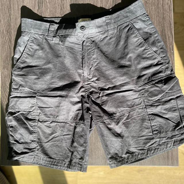 Pull&Bear Men's Shorts - Black - 32" on Productcaster.